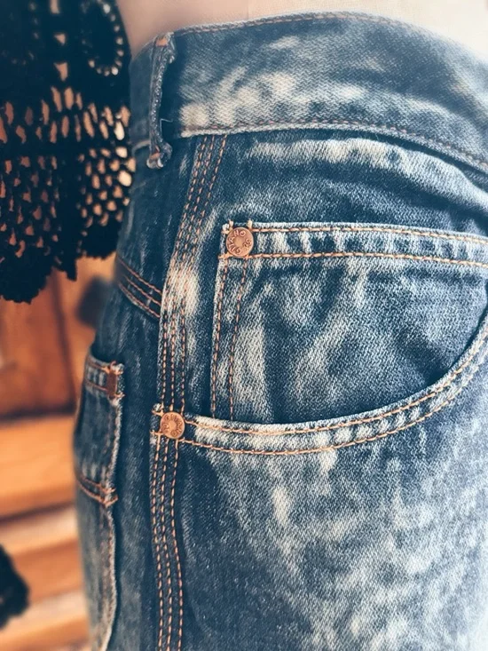 One-of-a-Kind (OOAK) Vintage Gitano Hand-Stenciled Lace Jeans - Picture 12 of 16